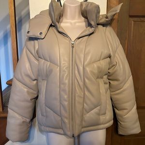 Abercrombie Vegan Leather Ultra Mini hooded puffer jacket. Size M. Tan .